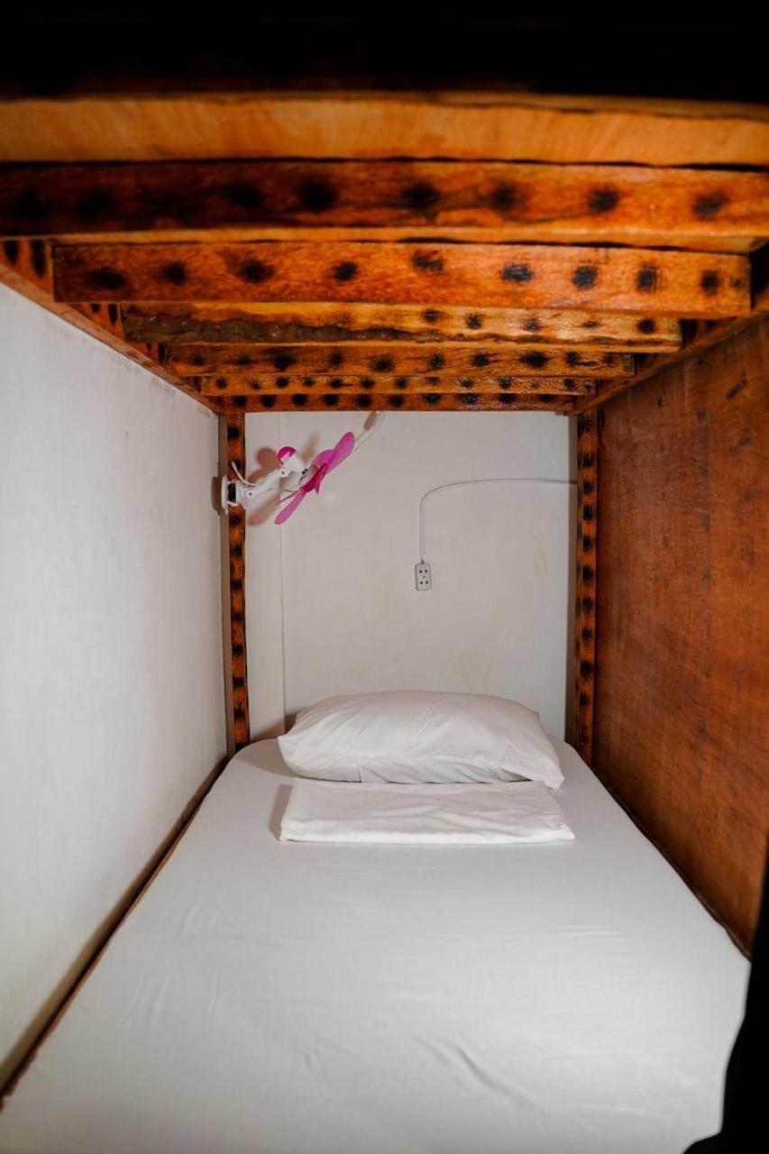 Yes Surf Siargao Hostel Хенерал Луна Екстериор снимка