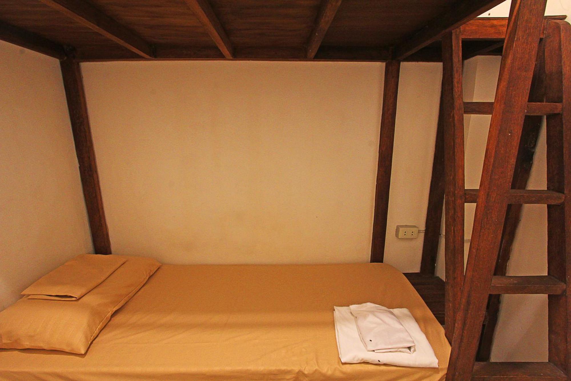 Yes Surf Siargao Hostel Хенерал Луна Екстериор снимка