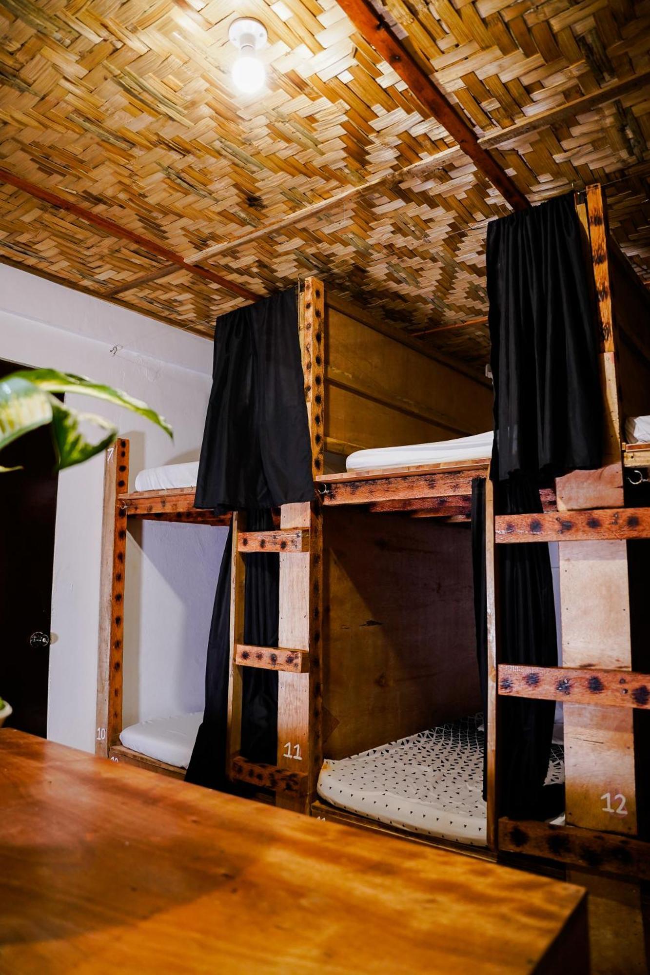Yes Surf Siargao Hostel Хенерал Луна Екстериор снимка